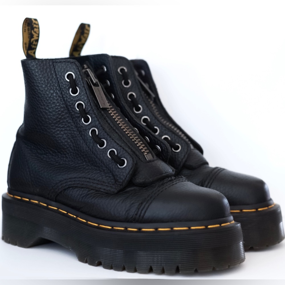 Dr Martens Sinclair Boots Womens Size 6 - Black